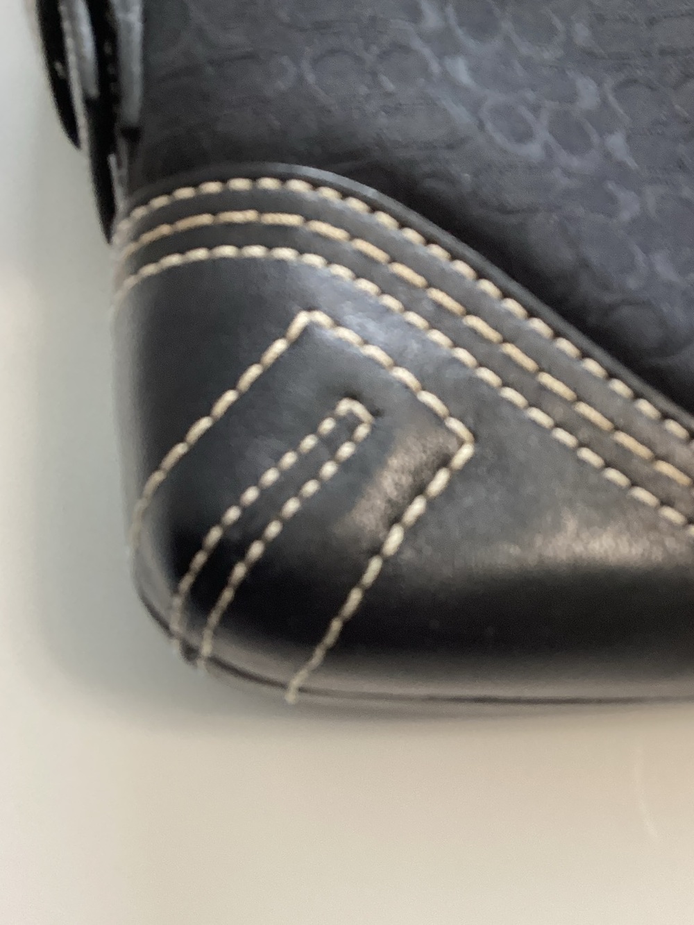 Coach Signature Black Shoulder Bag - Picture 5 of 14